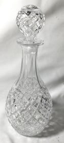 Elegant Glass Decanter & Stopper
