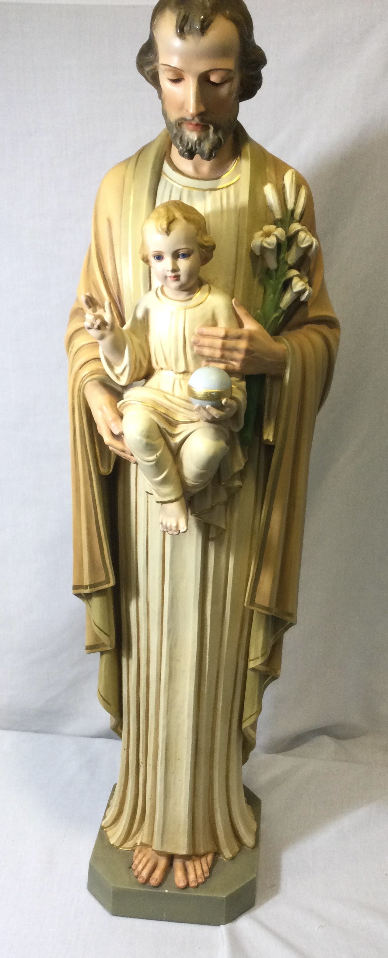 Saint Joseph with Baby Jesus Statue (1 of 9)