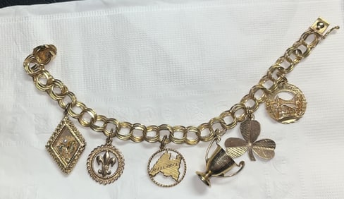 14kt Gold Charm Bracelet w/ 6 charms