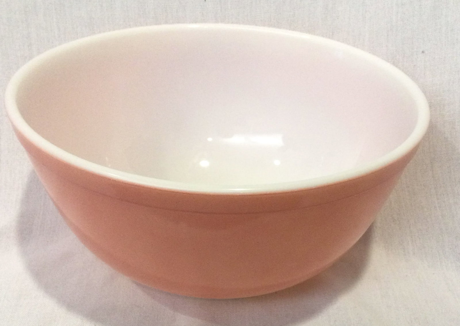 PYREX Pink 8 inch Mixing Bowl: .