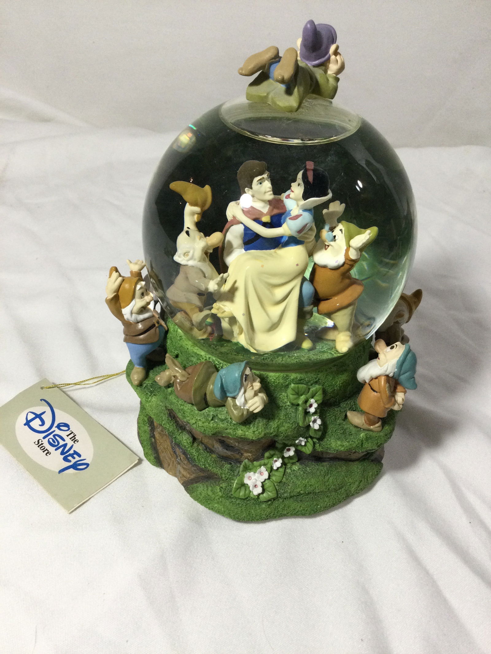 Rare Disney Jumbo Musical Snow Globe With Moving Rare Disney Jumbo Musical Snow Globe With Moving