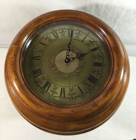 Pedestal Clock Table- battery operated