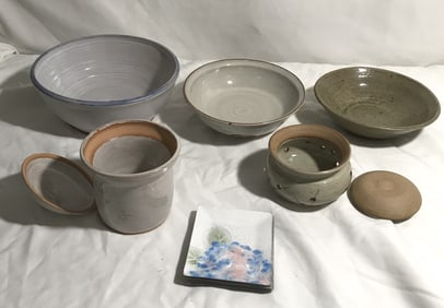 10 piece collection includes one stoneware lidded