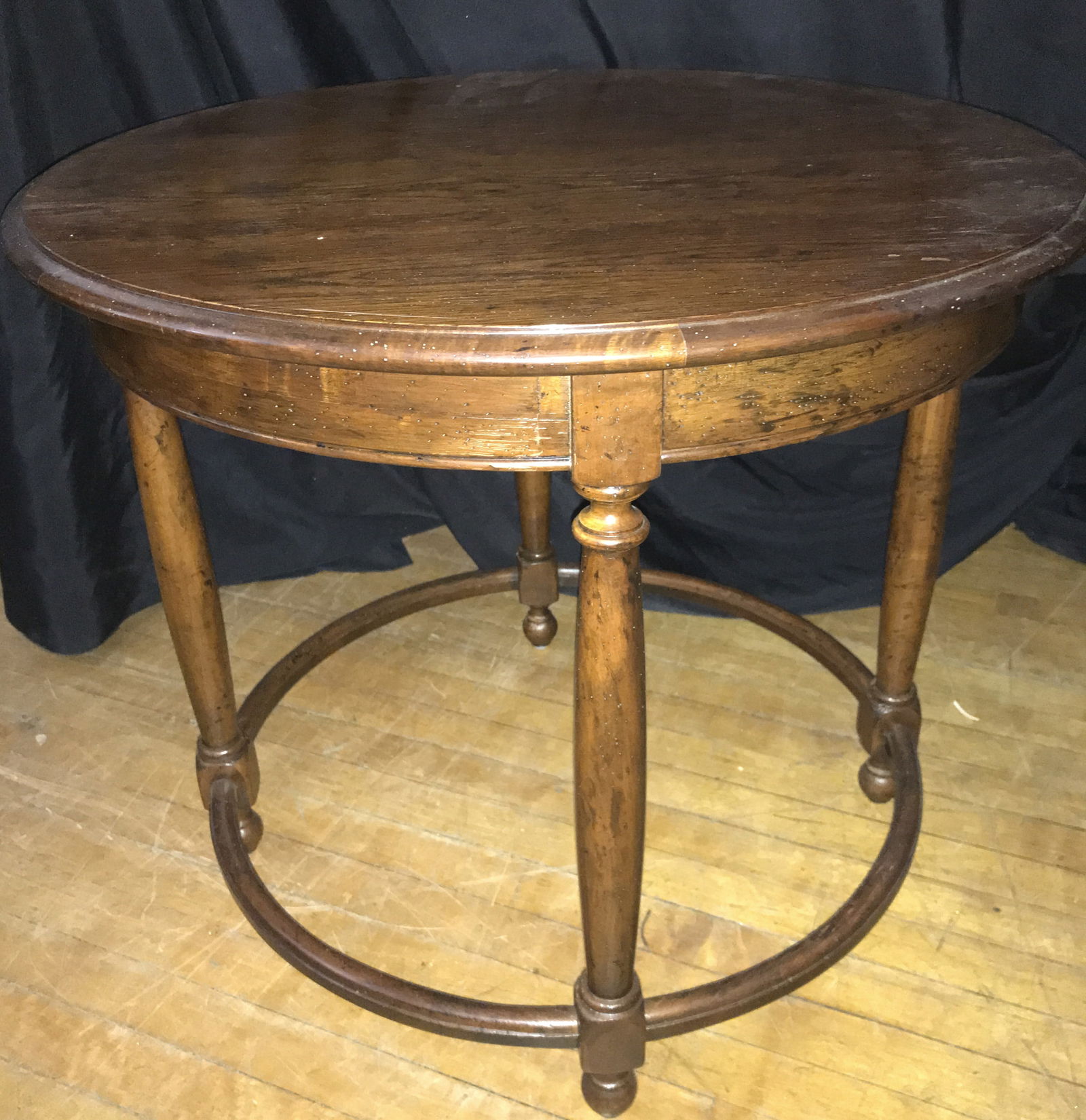 Henredon Round Table: Measures 28 inches wide by 25 inches tall, No shipping on this lot, must be picked up.