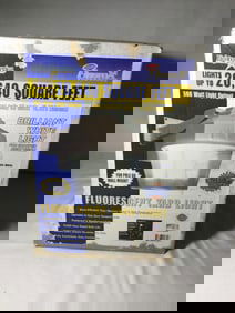 Exterior Fluorescent Yard Light in org box