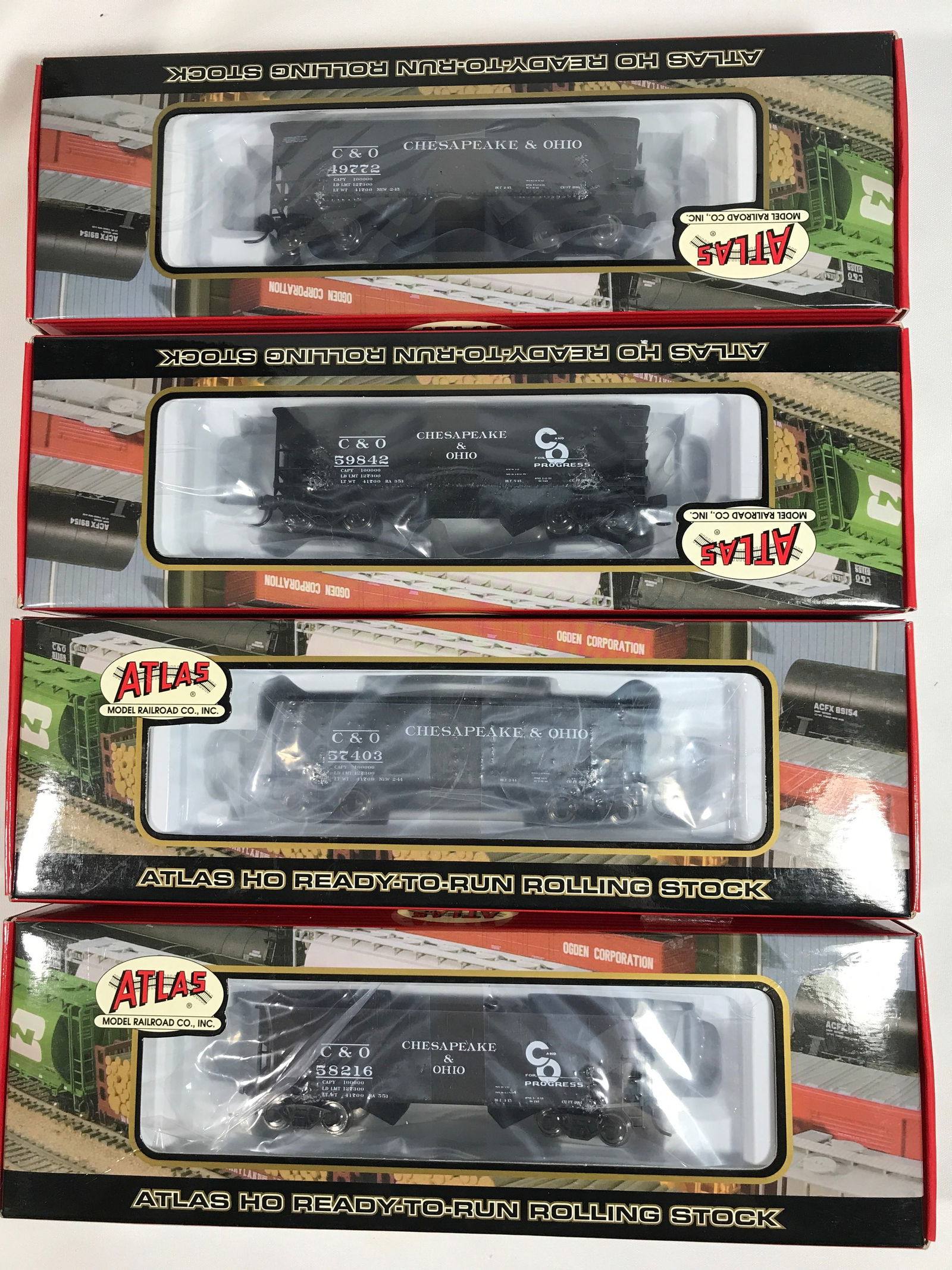 Atlas HO Scale Chesapeake & Ohio Hoppers (4) (1 of 4)