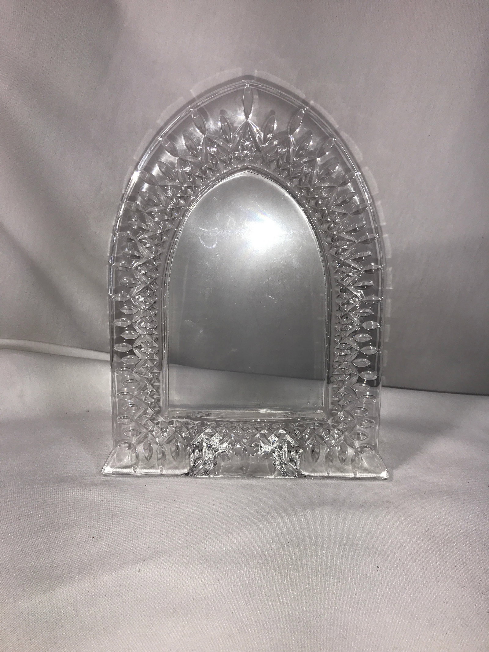 Waterford Lismore Window Frame: In good condition, measures 9 1/2 inches tall by 7 inches wide, fits a 6 x 4 picture