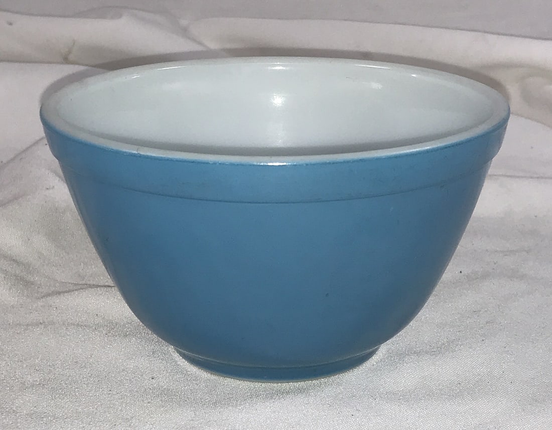 Unique Pyrex Bowl: Measures 6 inches wide by 3.5 inches tall