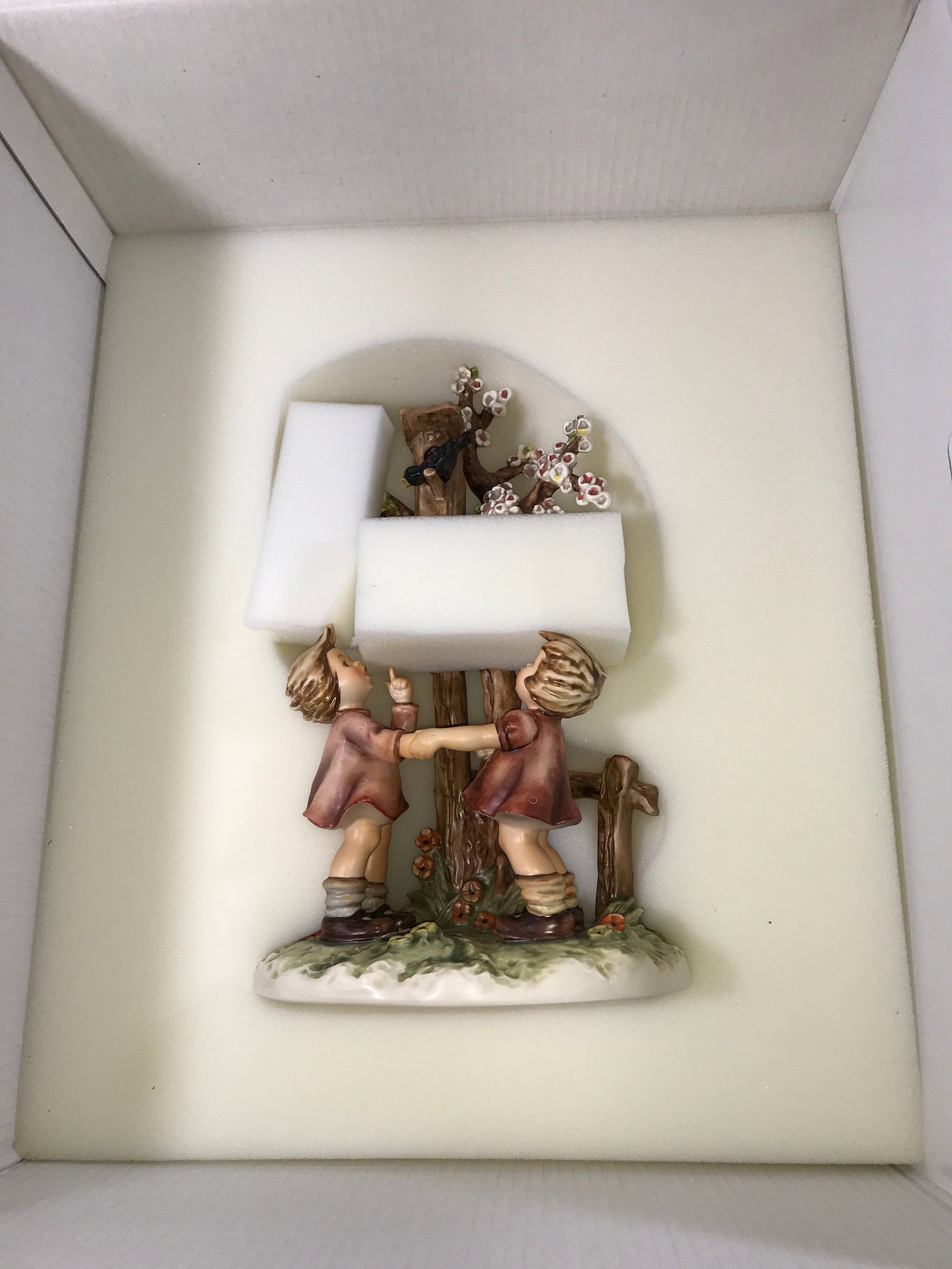 Hummel Welcome Spring in original box (1 of 7)