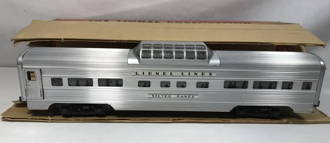 Lionel No. 2532 Illuminated Astra-Dome Car