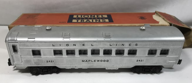 Lionel 2421 Illuminated Pullman Car in org box