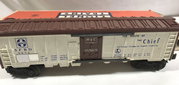 Lionel 10 Box Car Collection