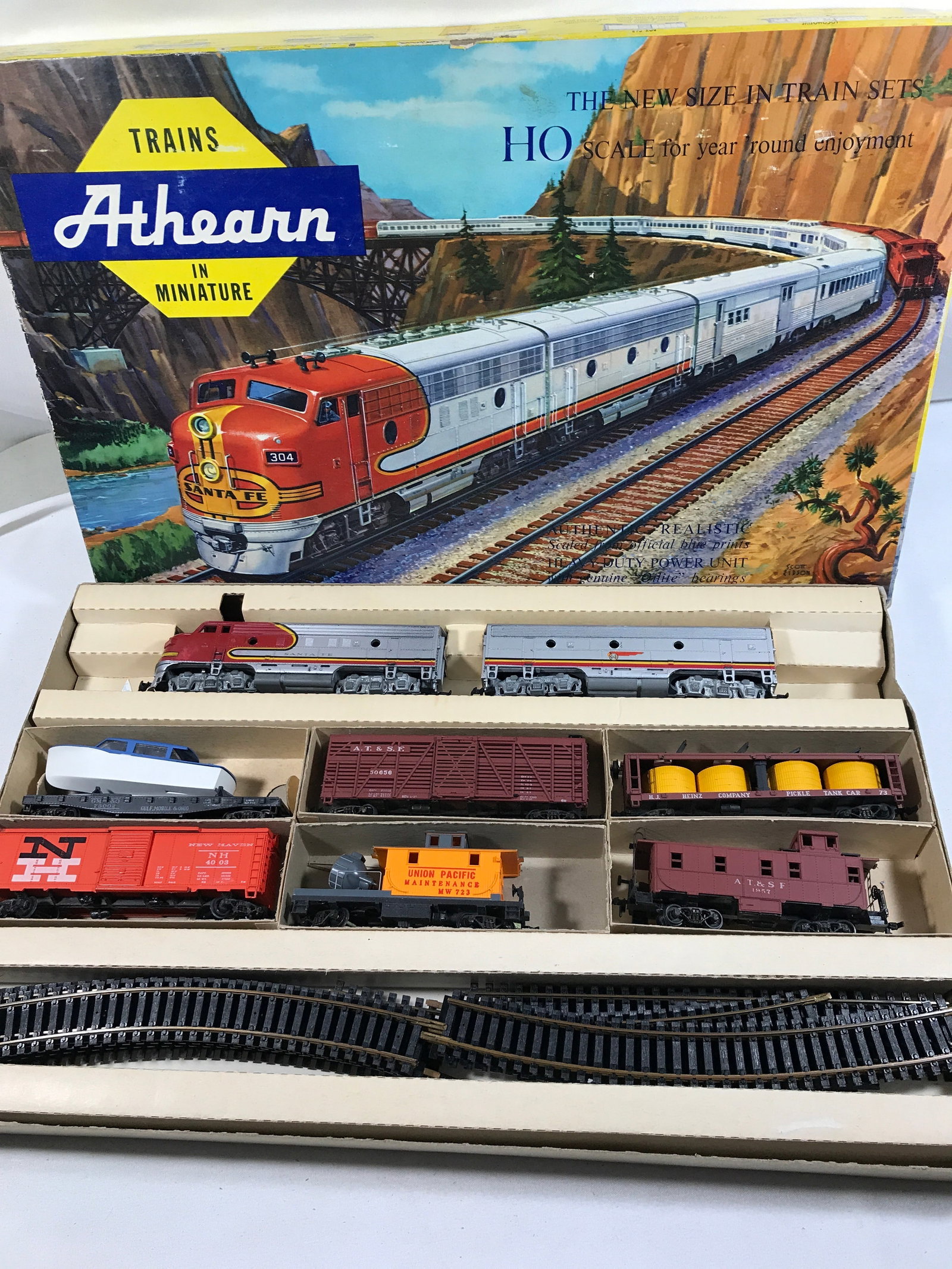 Athearn HO Scale Santa Fe Set in org box (1 of 6)