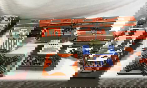 Lionel Trains parts ,pieces ,couple partial