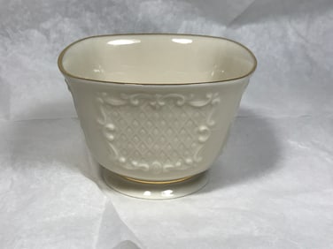 Lenox Gold Trim Canterbury Square Bowl