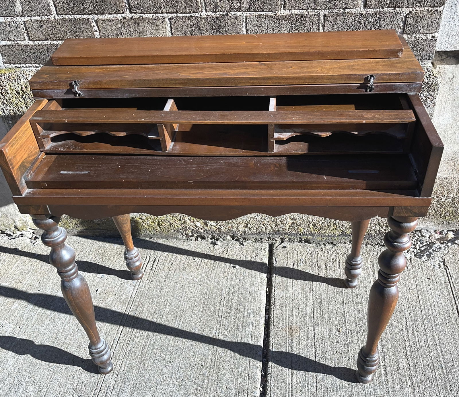 Early Side Sloted Desk (1 of 9)