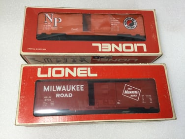 Lionel Milwaukee & NP Boxcars (2) New in box