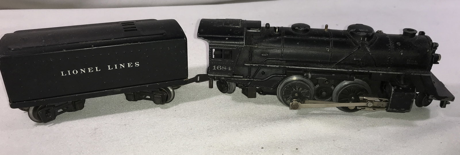 Lionel Locomotive 1684 & Tender (1 of 6)