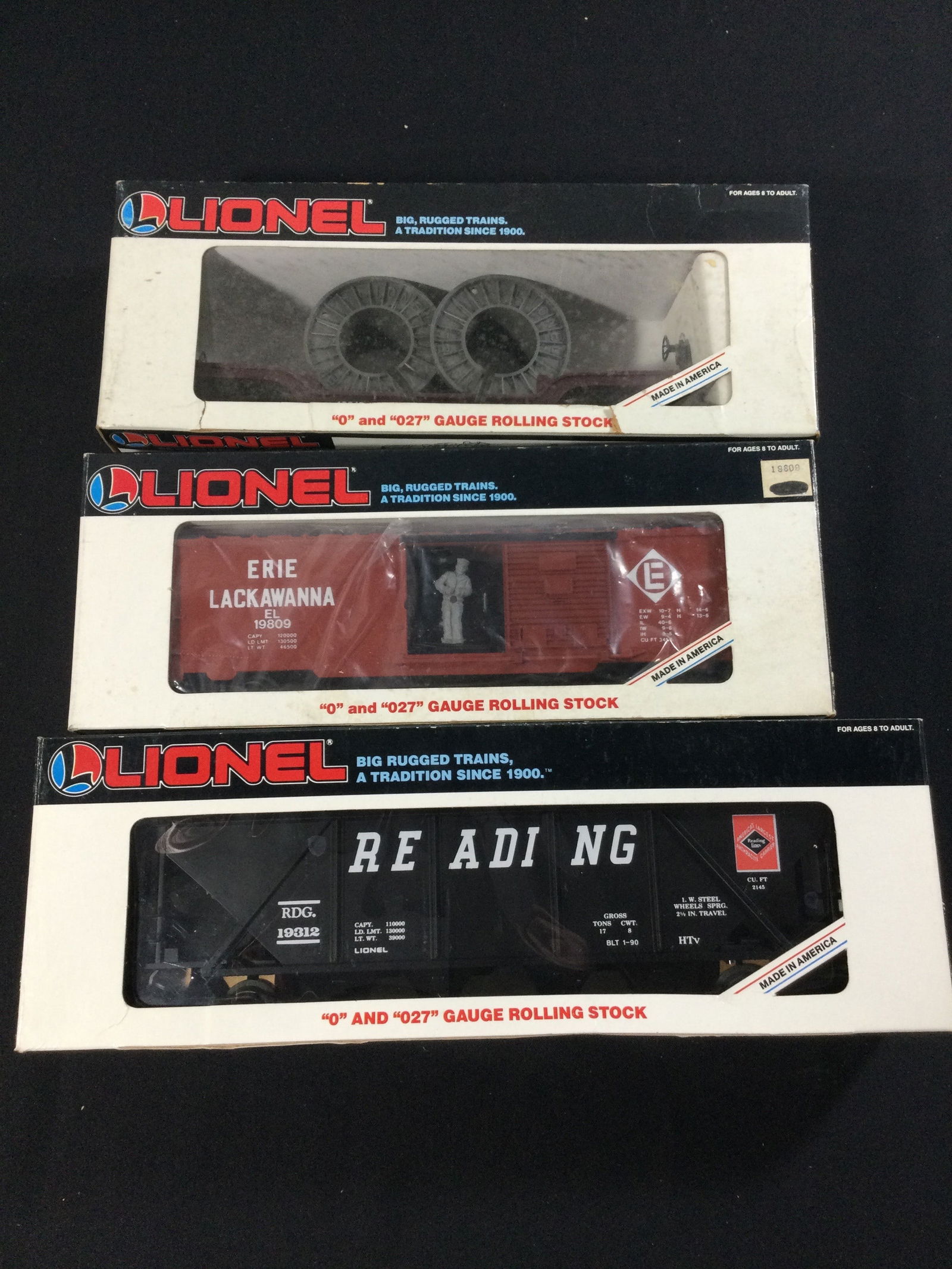 Lionel 3 Train Car Collection in org boxes (1 of 3)