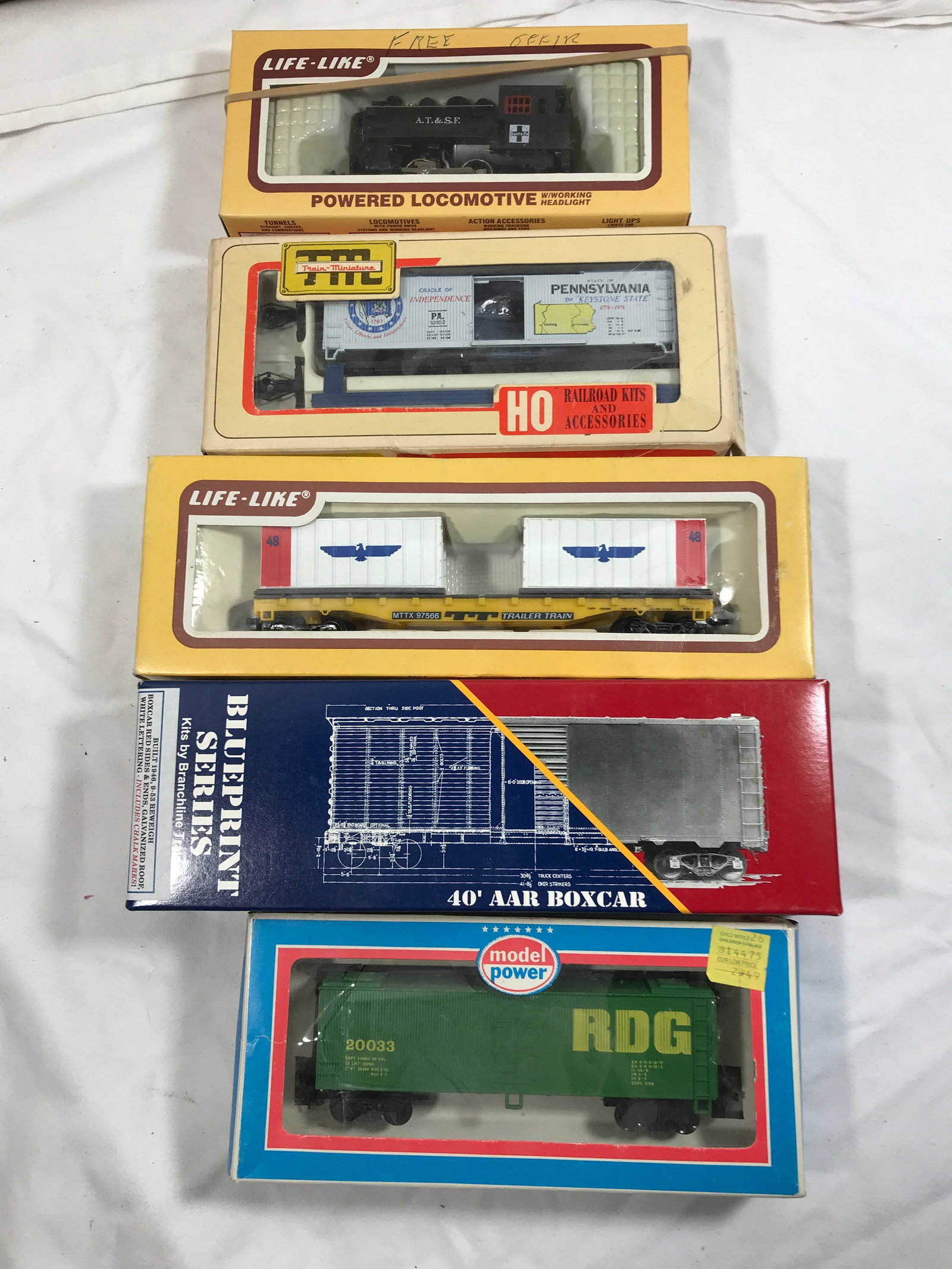 HO Scale Trains Collection (5 total) in org boxes (1 of 4)