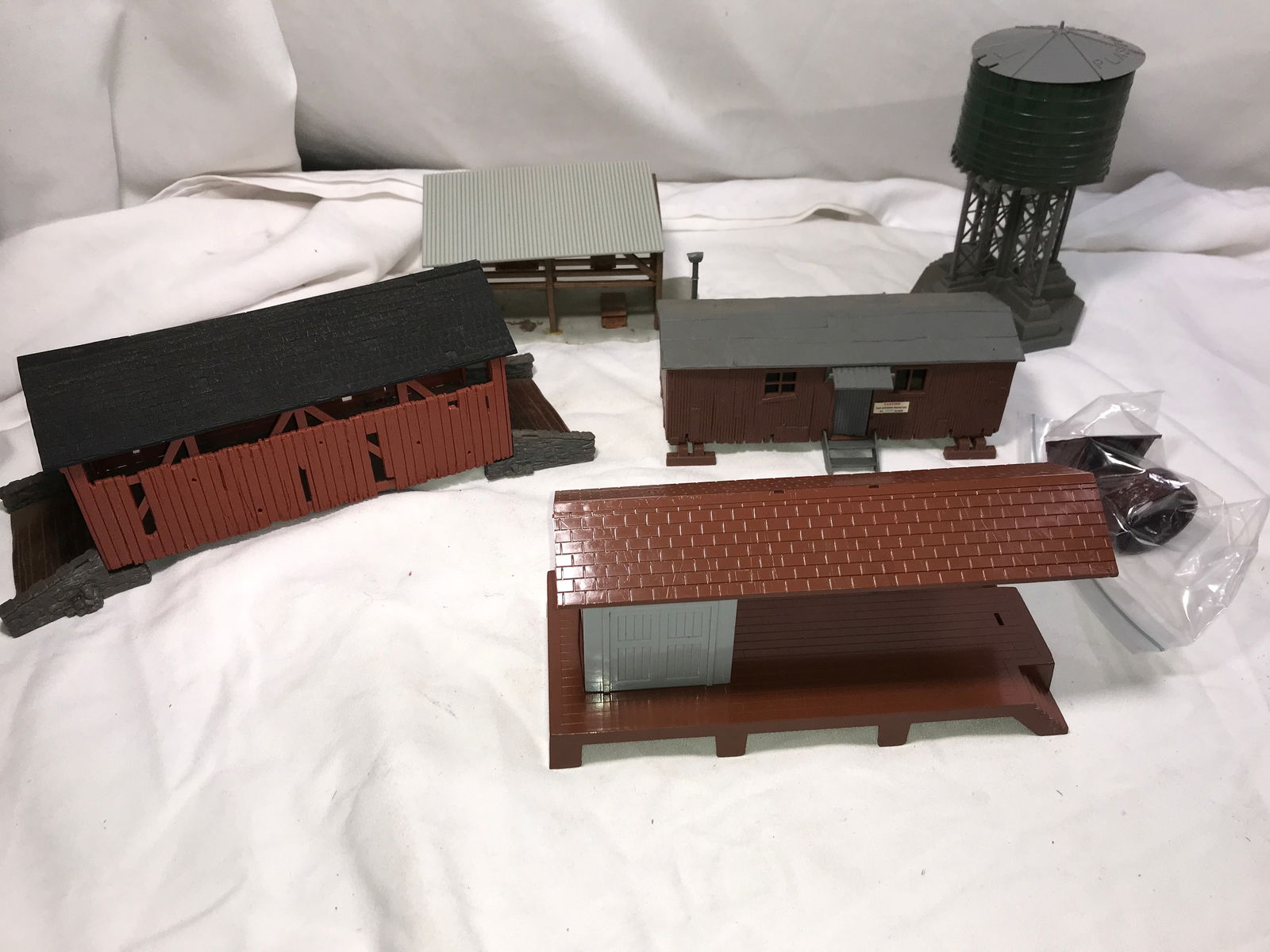 Plasticville Model Train Accessories (1 of 4)