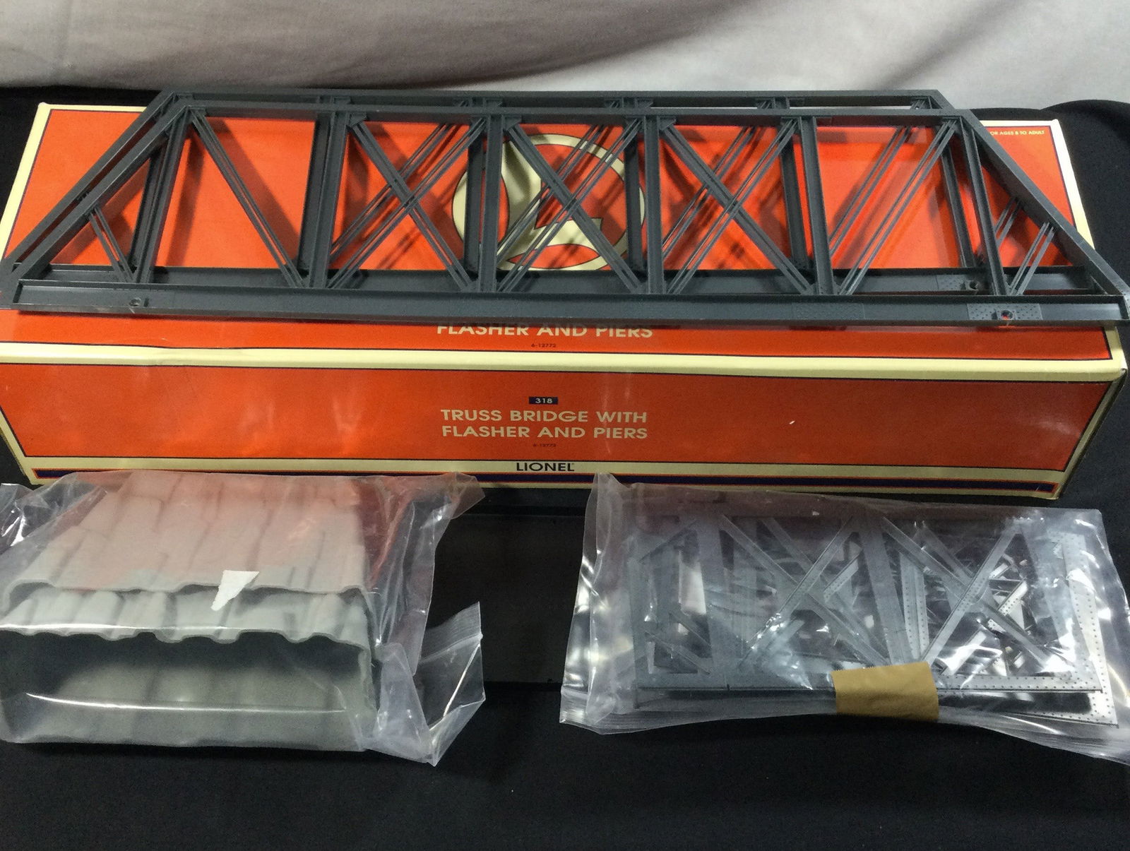 Lionel 12722 Truss Bridge w/ Flasher (1 of 6)