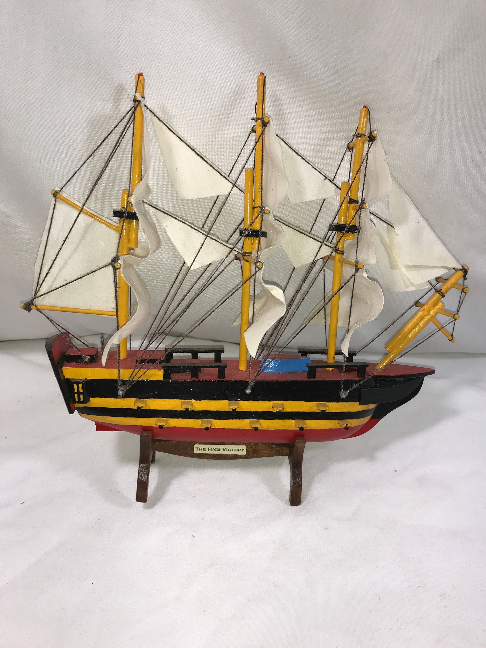 Wood Model Ship The HMS Victory (1 of 6)