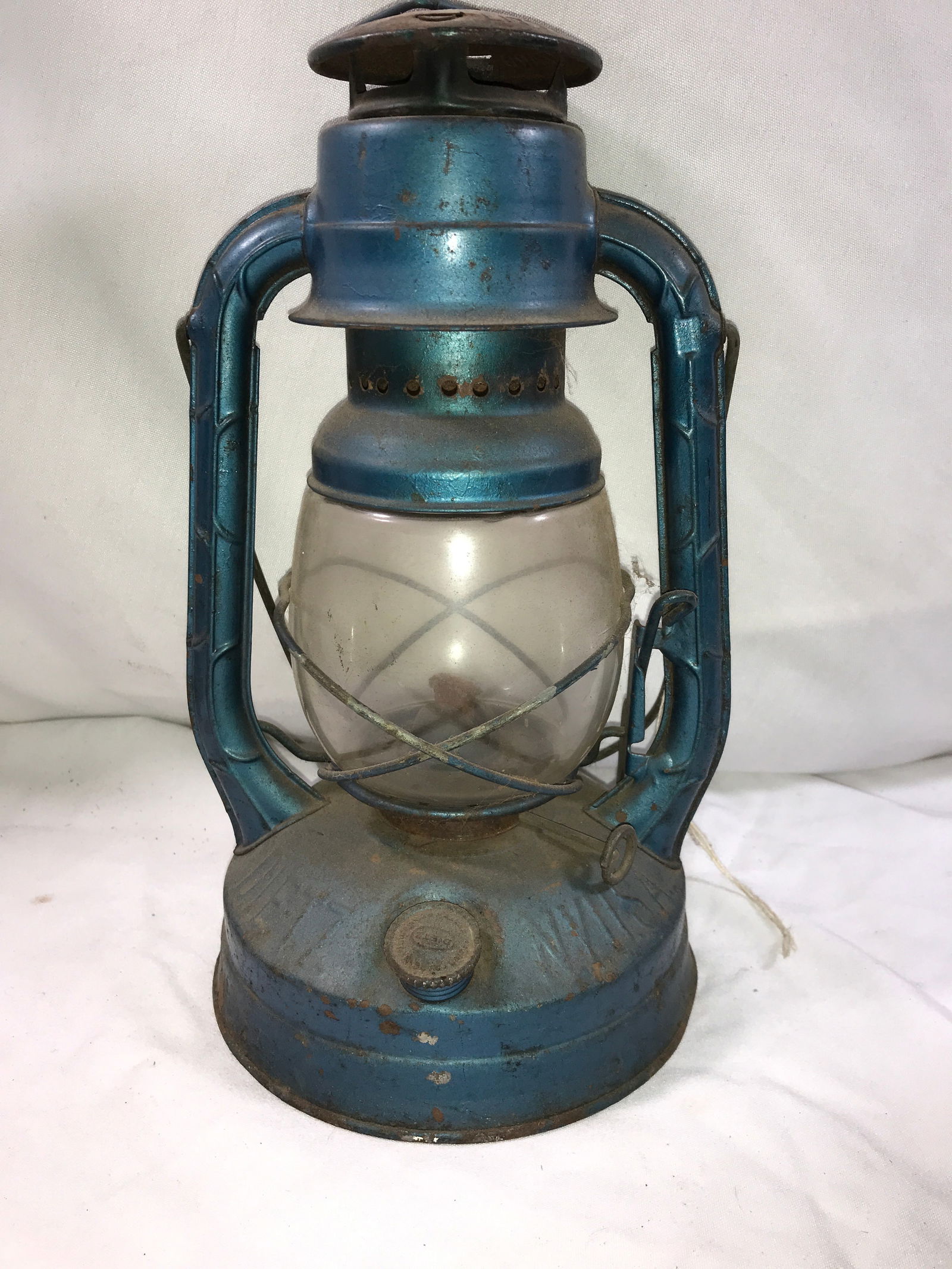 Dietz Blue Little Wizard Kerosene Lamp (1 of 5)