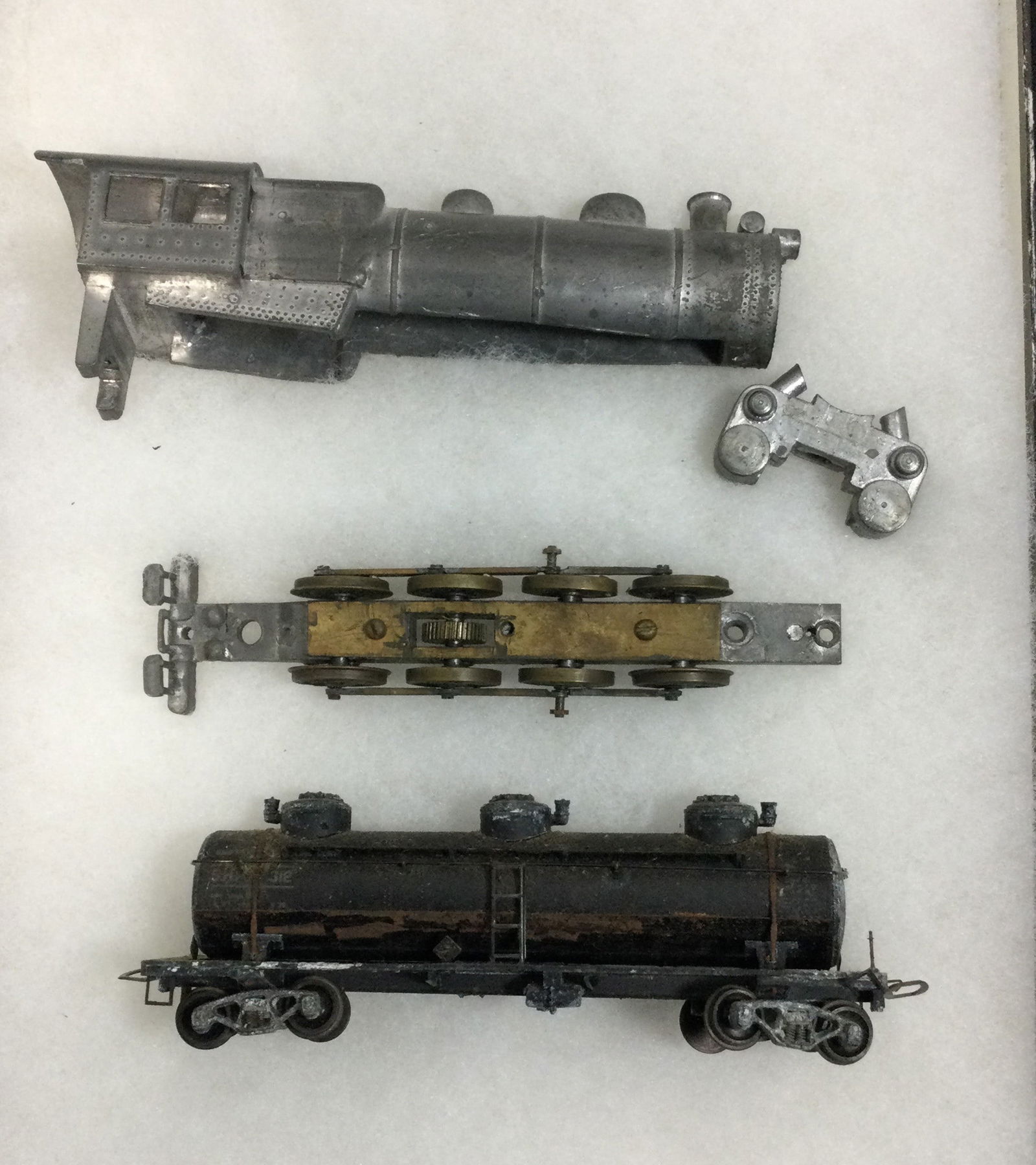 Vintage Die Cast Metal HO Scale Train (1 of 3)