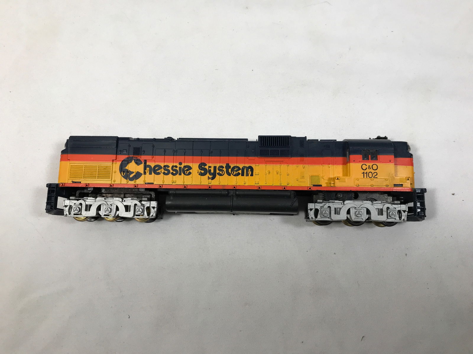 TYCO Chessie System C&O 1102 Diesel Locomotive (1 of 4)