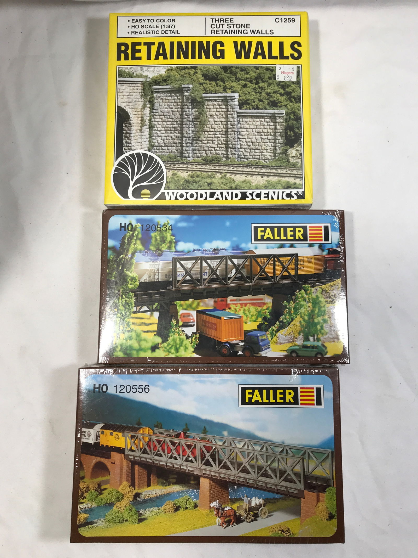 HO Scale Model Train Accessories new in boxes (1 of 3)