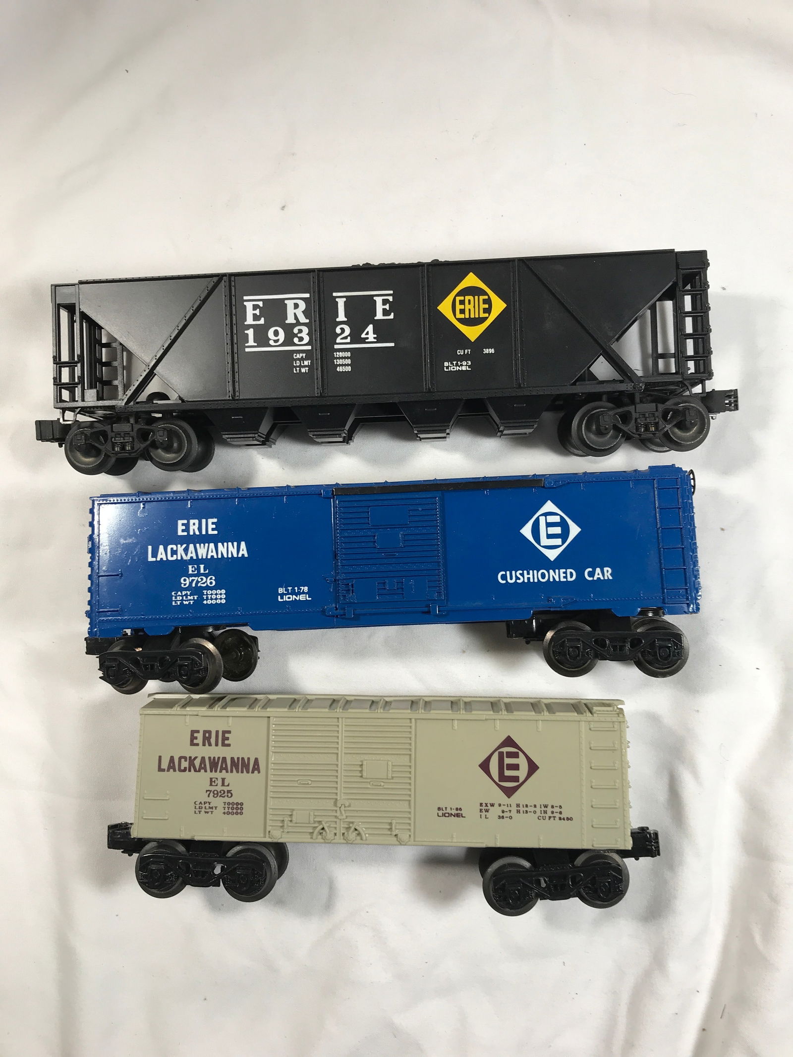 Erie Lackawanna & Erie Train Cars (3): Includes Erie Lackawanna 7925 Boxcar, Erie Lackawanna 9726 Cushioned Car & Erie 19324 Coal Car