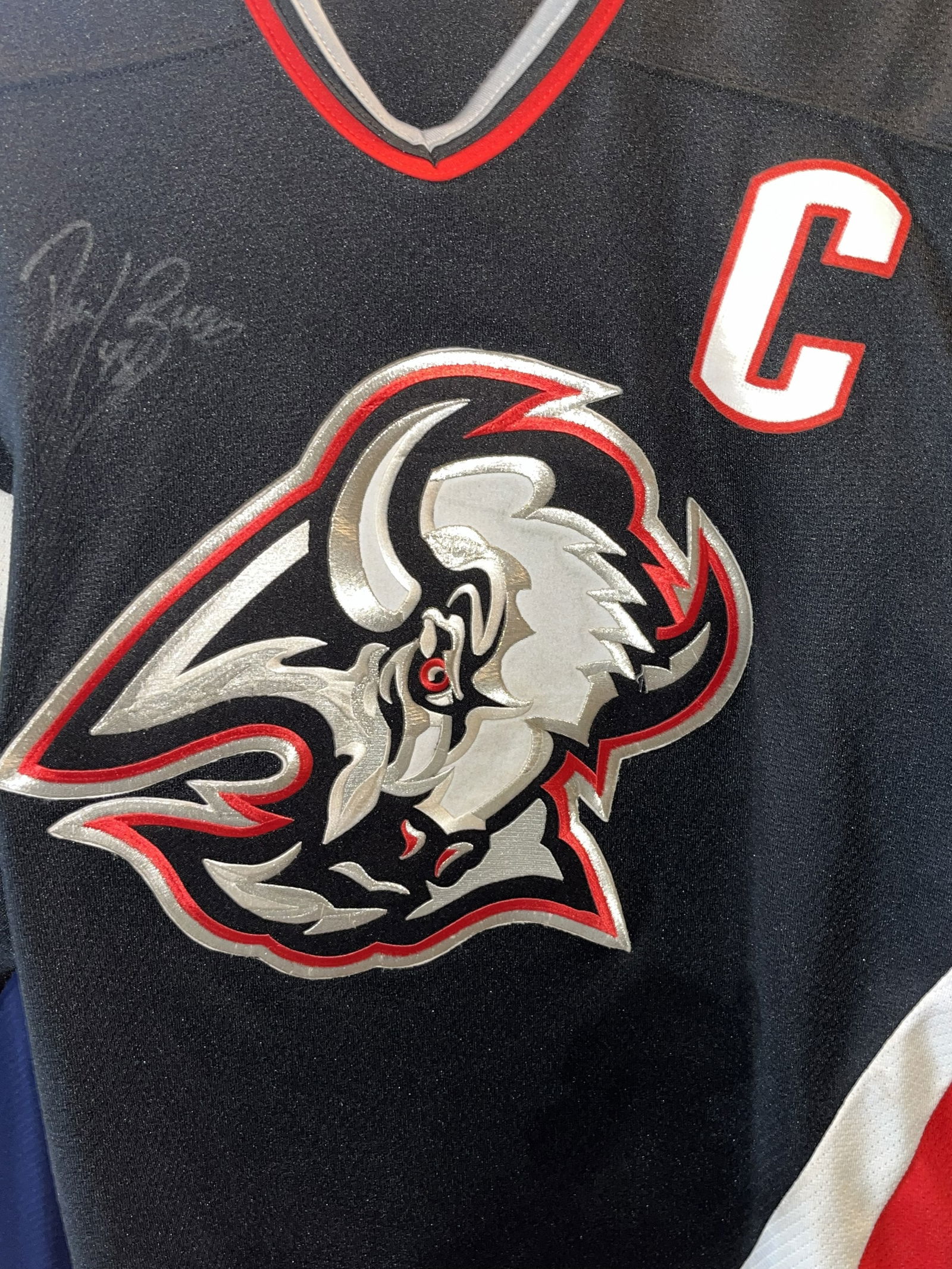 Michael Peca Jersey Signed by Daniel Briere 48 - 4