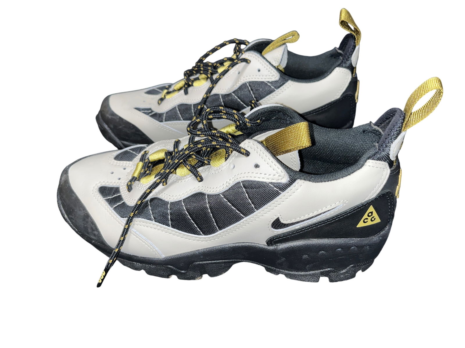 Nike ACG Air Mada Light Bone DO9332-001 (1 of 8)