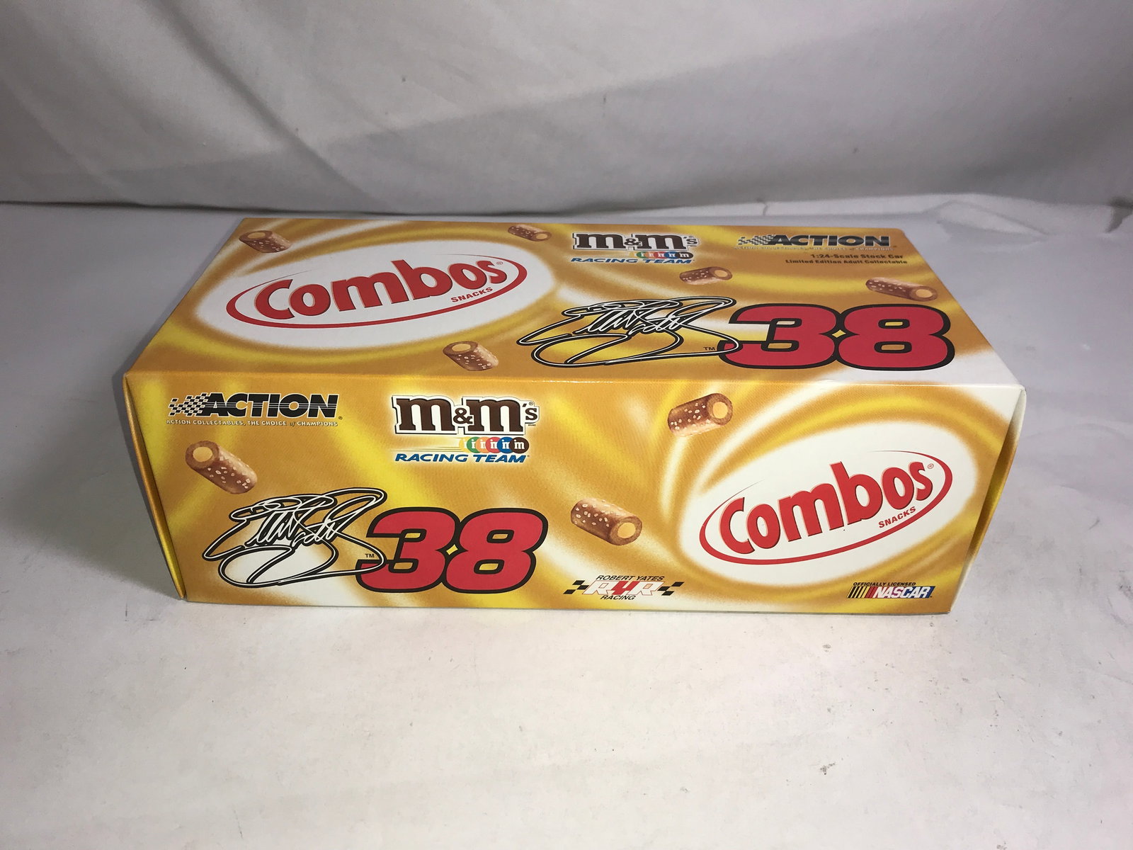 Elliott Sadler 2005 Taurus Limited Edition Diecast: #38 Combos / 1 of 1524, 1:24 die cast in original box