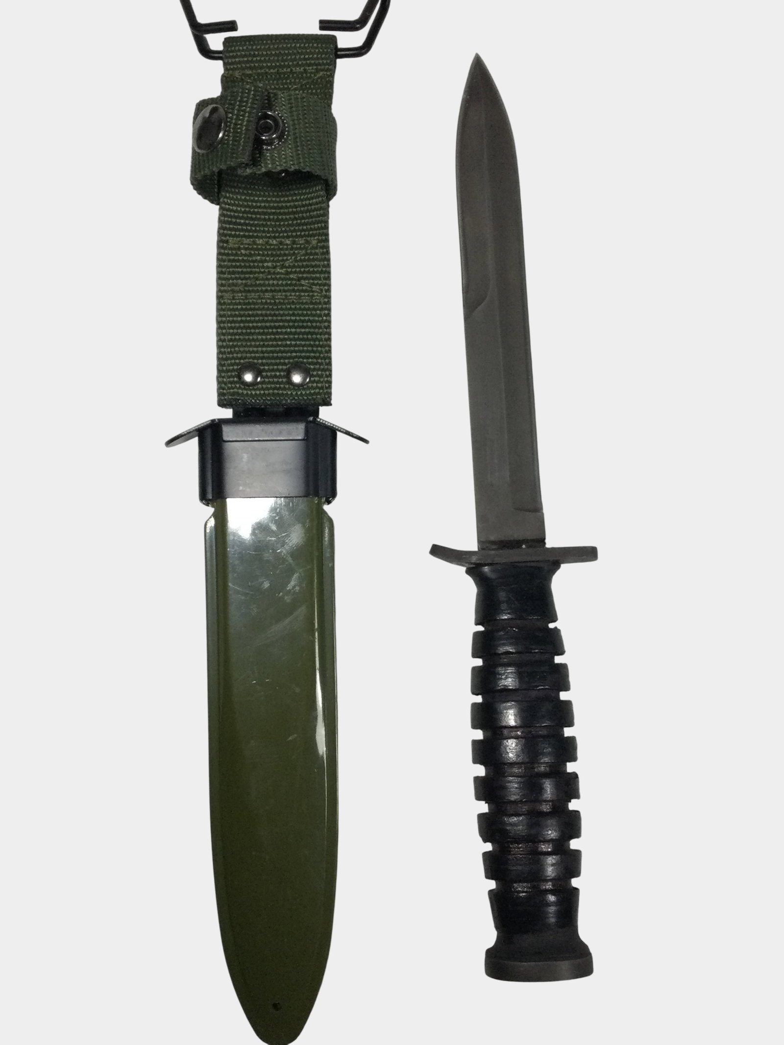 US Military M7 Bayonet and M8A1 Scabbard (1 of 3)