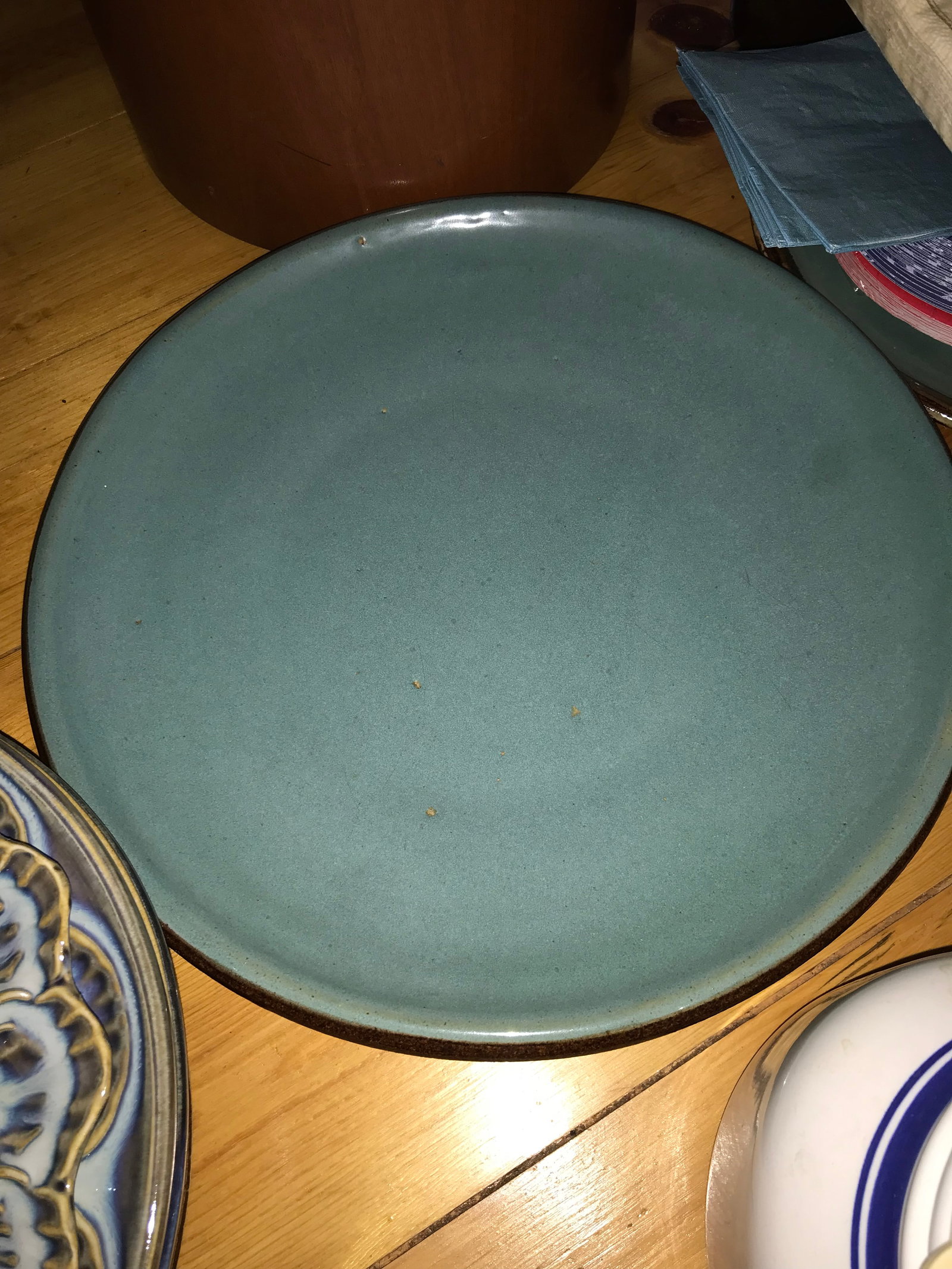 Green Pattern Stoneware Dinnerware and Serving Pieces - 3