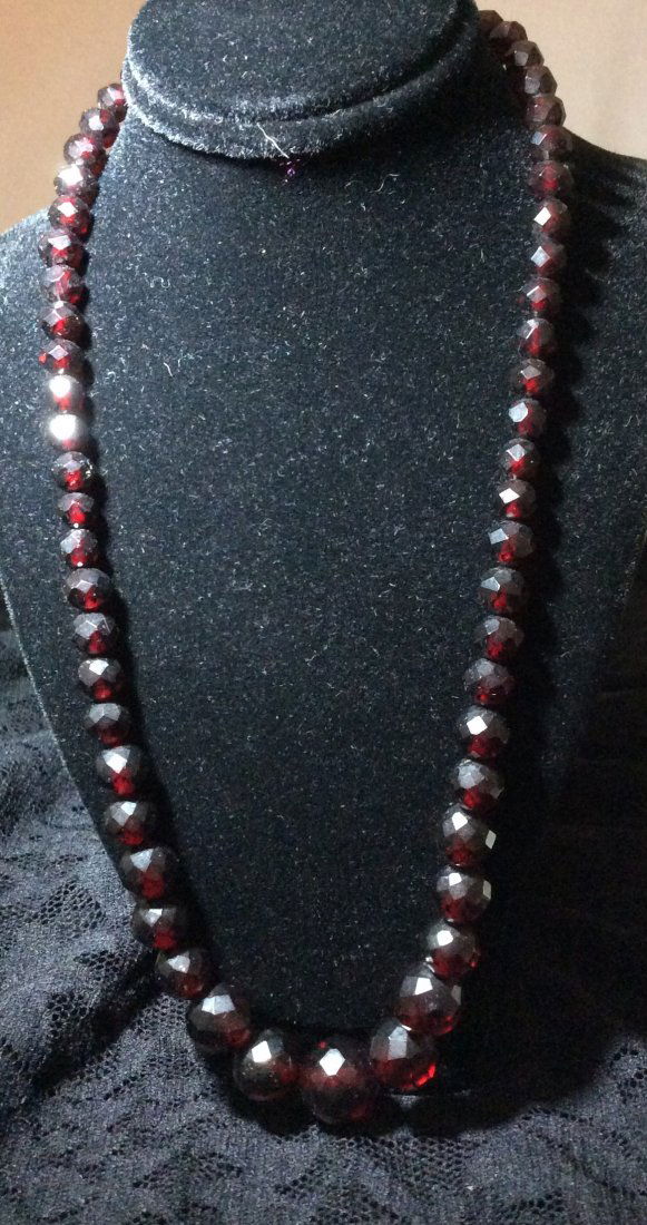 Graduated Cherry Amber Necklace (1 of 2)