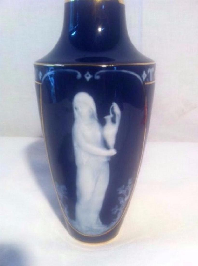 INDIGO BLUE GROUND AND GOLD TRIMMED PORTRAIT VASE (1 of 2)