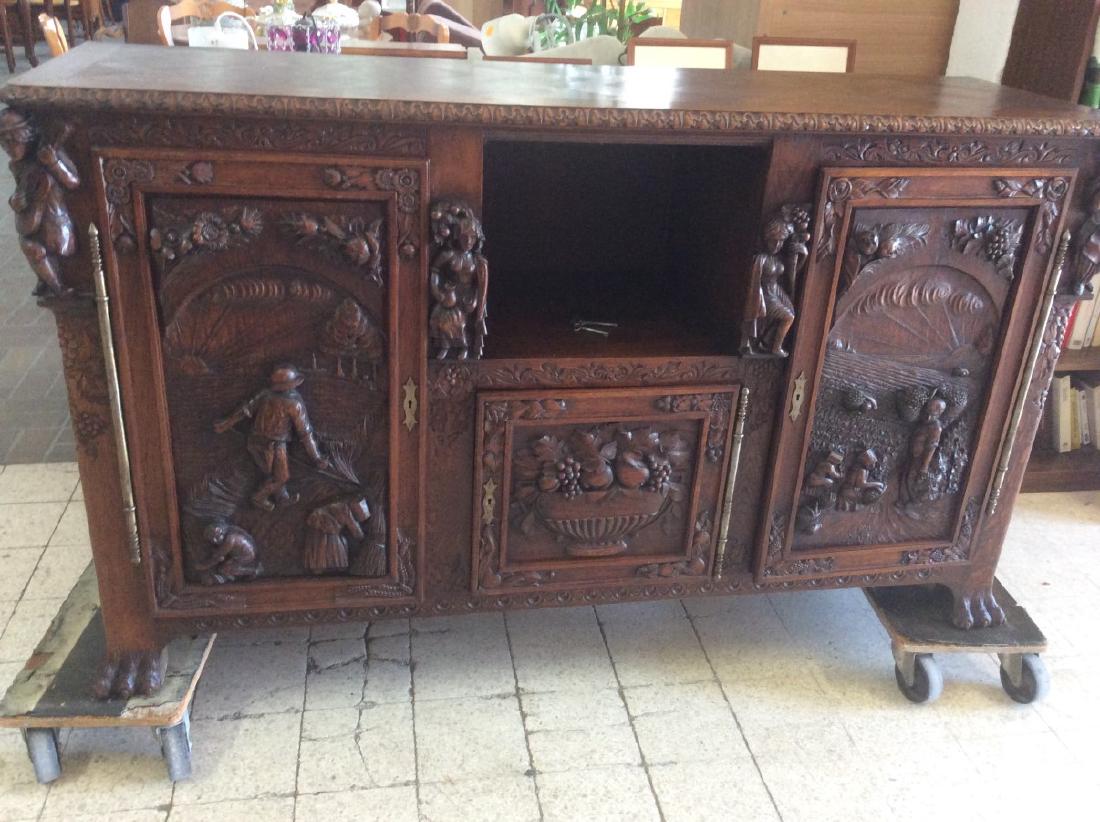 FRENCH RENAISSANCE INFLUENCED CARVED OAK BUFFET (1 of 2)