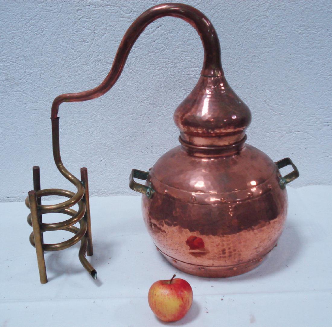 DECORATIVE HAND HAMMERED COPPER STILL (1 of 1)