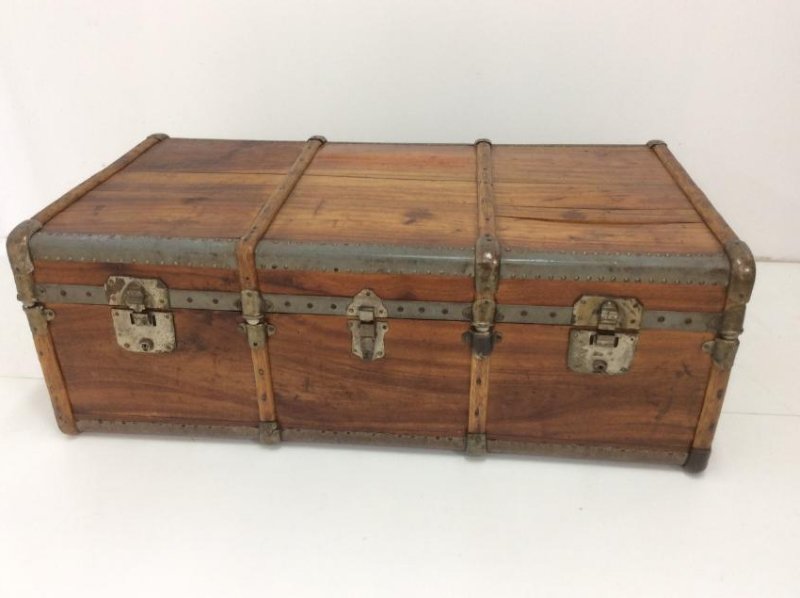 SOLID CHAMFER WOOD LOCKING TRUNK (1 of 6)