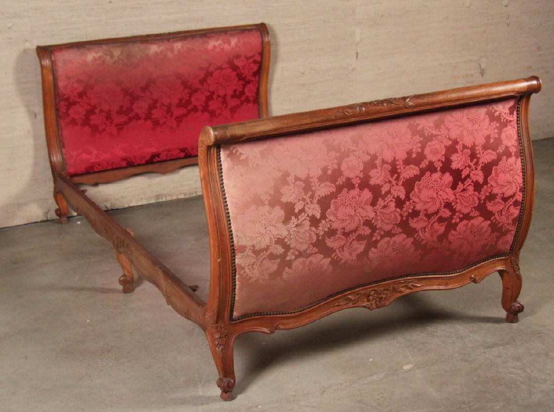 FRENCH PROVINCIAL CARVED OAK DAY BED (1 of 1)