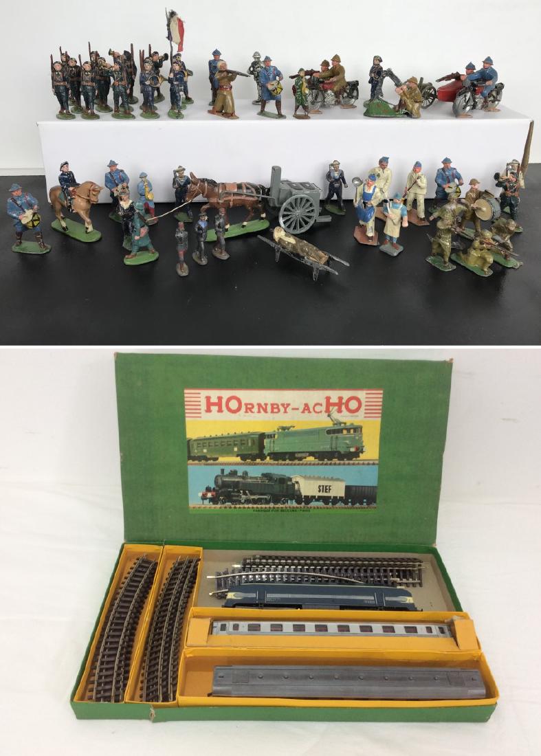 MODEL TRAIN SET AND LOT OF LEAD WWI SOLDIERS (1 of 10)