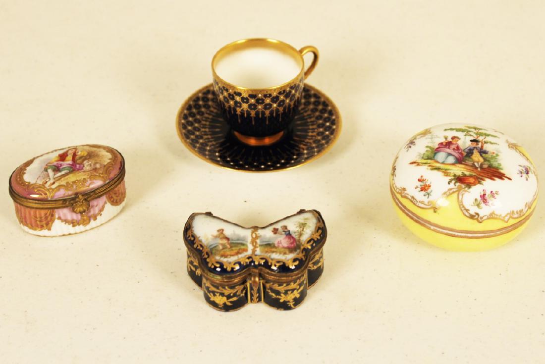 GROUP OF 3 CONTINENTAL PORCELAIN BOXES (1 of 7)