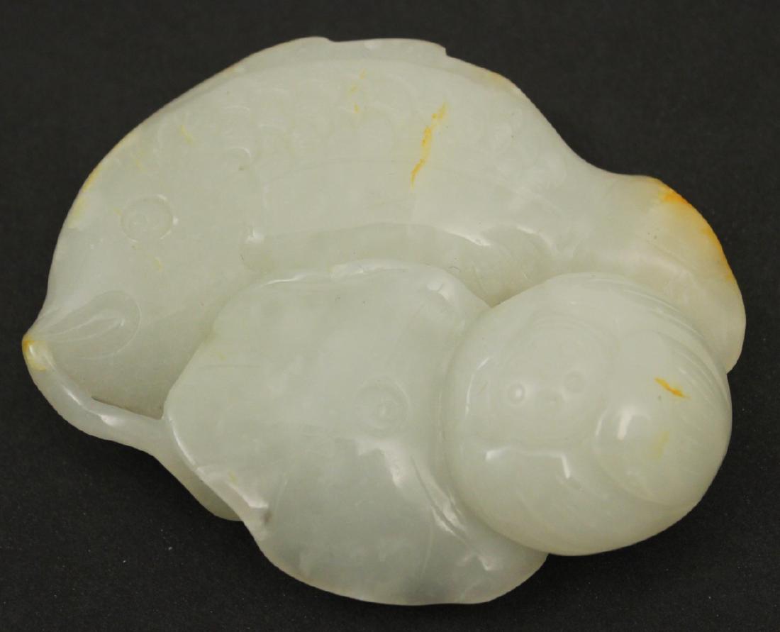 CHINESE CARVED JADE FISH FORM PENDANT (1 of 1)