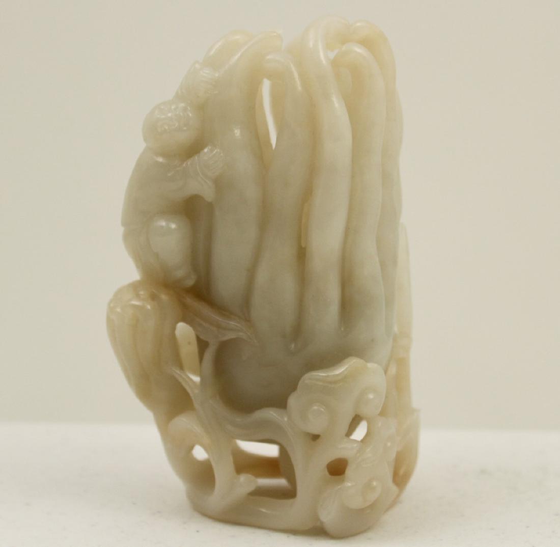 CHINESE CARVED JADE BUDDHA FINGERS SCULPTURE (1 of 3)