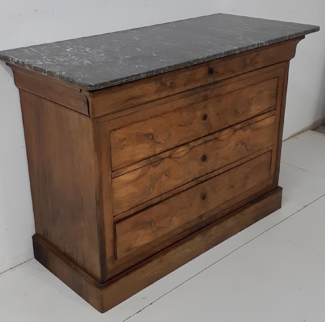 LOUIS PHILIPPE FIGURED WALNUT COMMODE, 19TH C. (1 of 6)