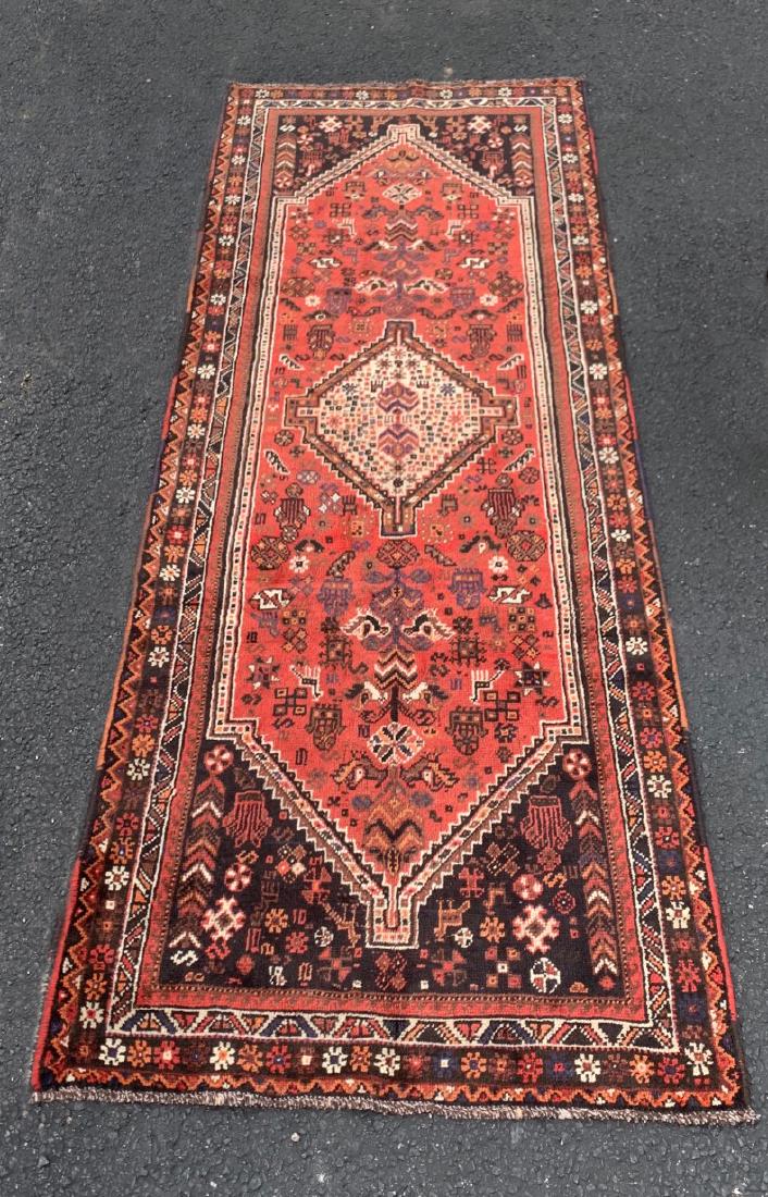 ORIENTAL RUG 3'7" X 9'7" SHIRAZ: ORIENTAL RUG 3'7" X 9'7" SHIRAZ