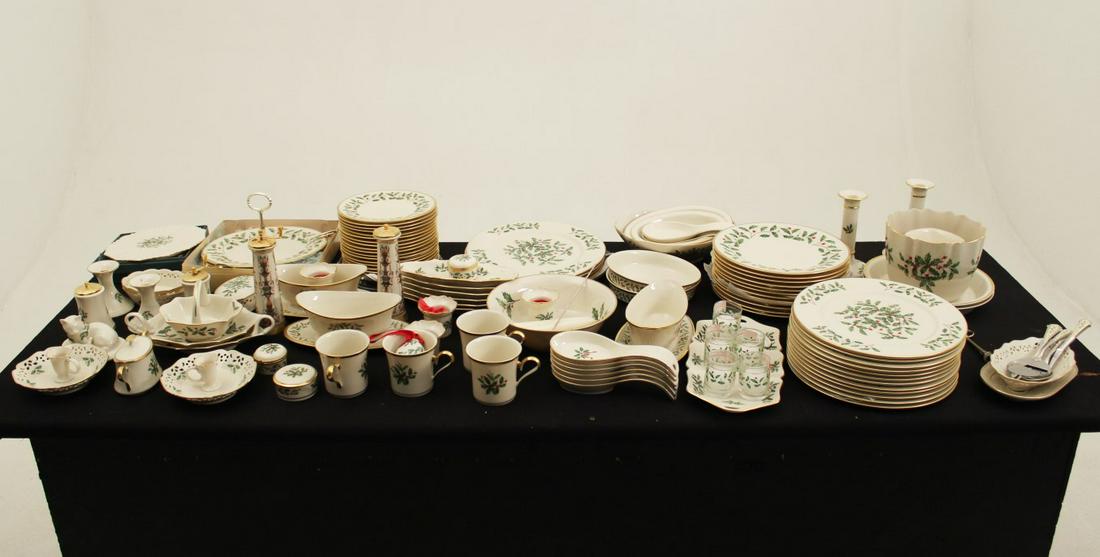 LARGE LENOX HOLLY PATTERN DINNER SERVICE: LARGE LENOX HOLLY PATTERN DINNER SERVICE CONSISTING OF 16-11.5" DINNER PLATES, 12-10.5" LUNCHEON PLATES, 18 SALAD PLATES, MANY MATCHING ACCESSORY PIECES (SEE IMAGE); PROPERTY OF THE ESTATE OF JIM AND 